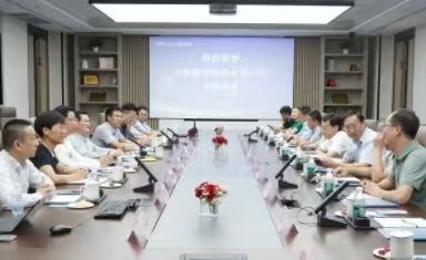 北航校长王云鹏院士视察指导多彩集团